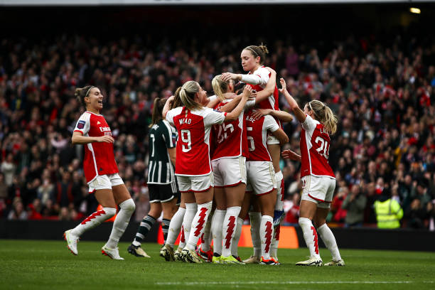 首发对阵中国，38岁的长友佑都时隔950天再次代表日本队出战.