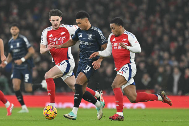 场上场下都精彩！曼联前锋齐尔克泽在对阵埃弗顿赛前玩部落冲突.