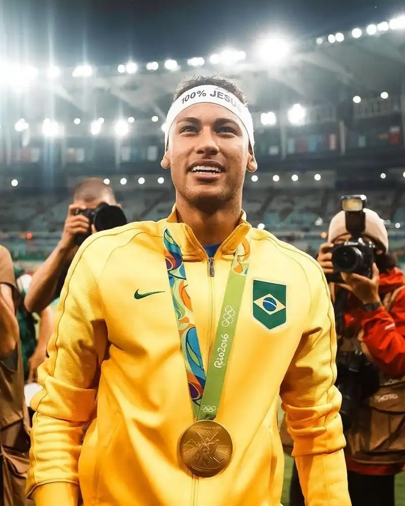 穆里尼奥盯上曼城球星，瓜迪奥拉面临重大转会抉择